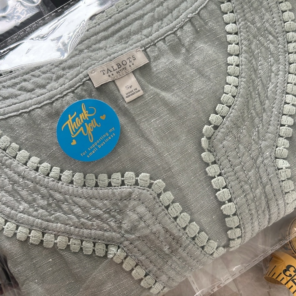Talbots Petite Sm 59% linen Summer Women’s Top, the detail amazing, Sage Green